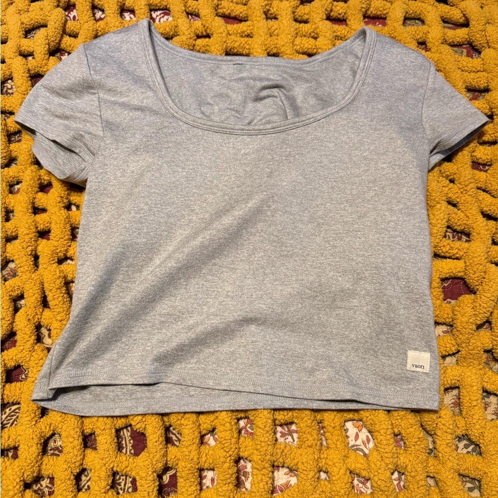 Vuori Heather Gray Short Sleeve Tee